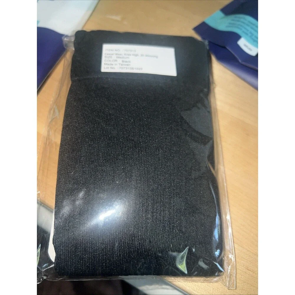 SALVERE MEDICAL Unisex Compression Socks NEW 20-30 MM/Knee High/ M White & Black
